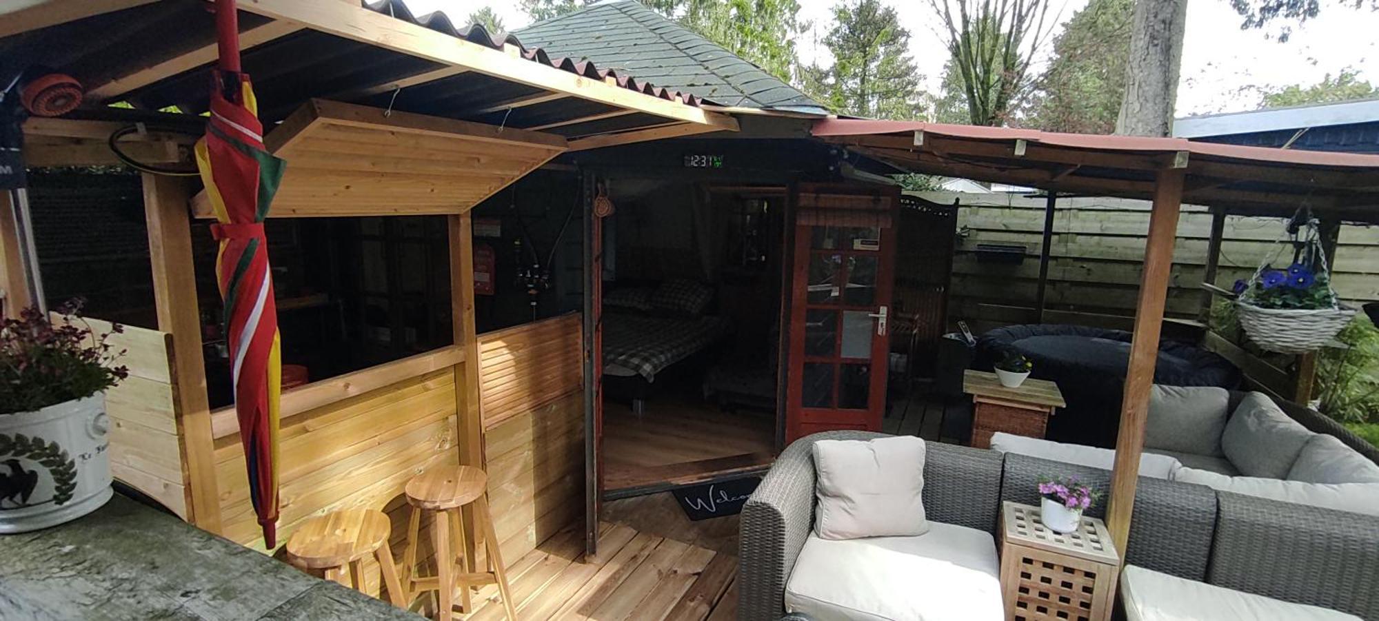 "Tempat Senang" Chalet On The Beautiful Veluwe With Airco Sauna Bbq Jacuzzi Beamer And Dog Putten Eksteriør billede