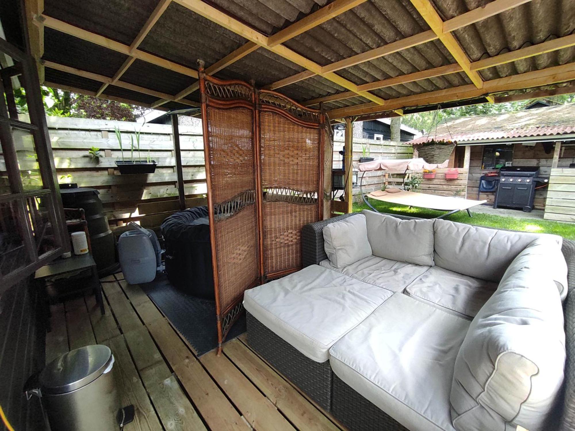 "Tempat Senang" Chalet On The Beautiful Veluwe With Airco Sauna Bbq Jacuzzi Beamer And Dog Putten Eksteriør billede