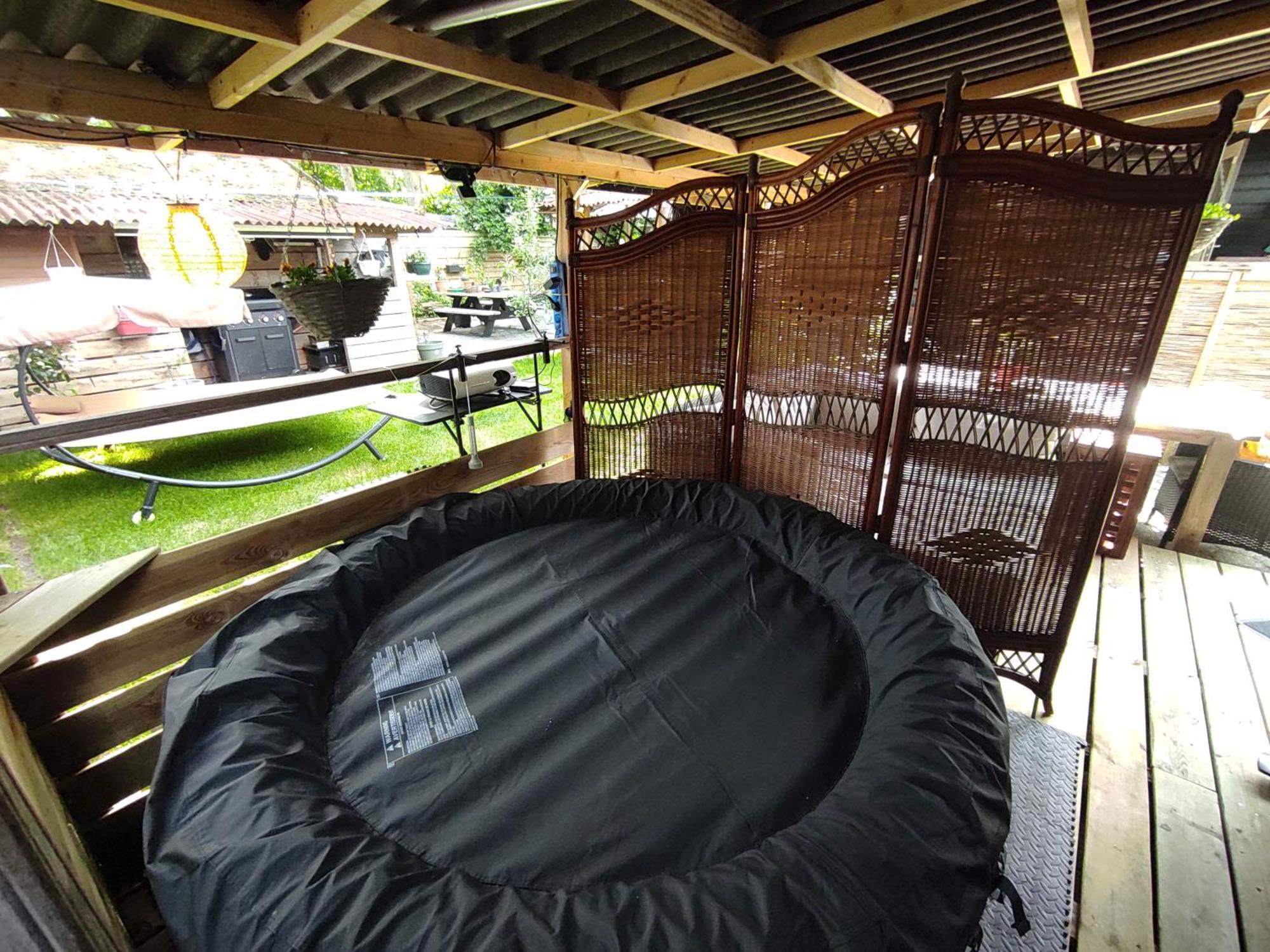"Tempat Senang" Chalet On The Beautiful Veluwe With Airco Sauna Bbq Jacuzzi Beamer And Dog Putten Eksteriør billede