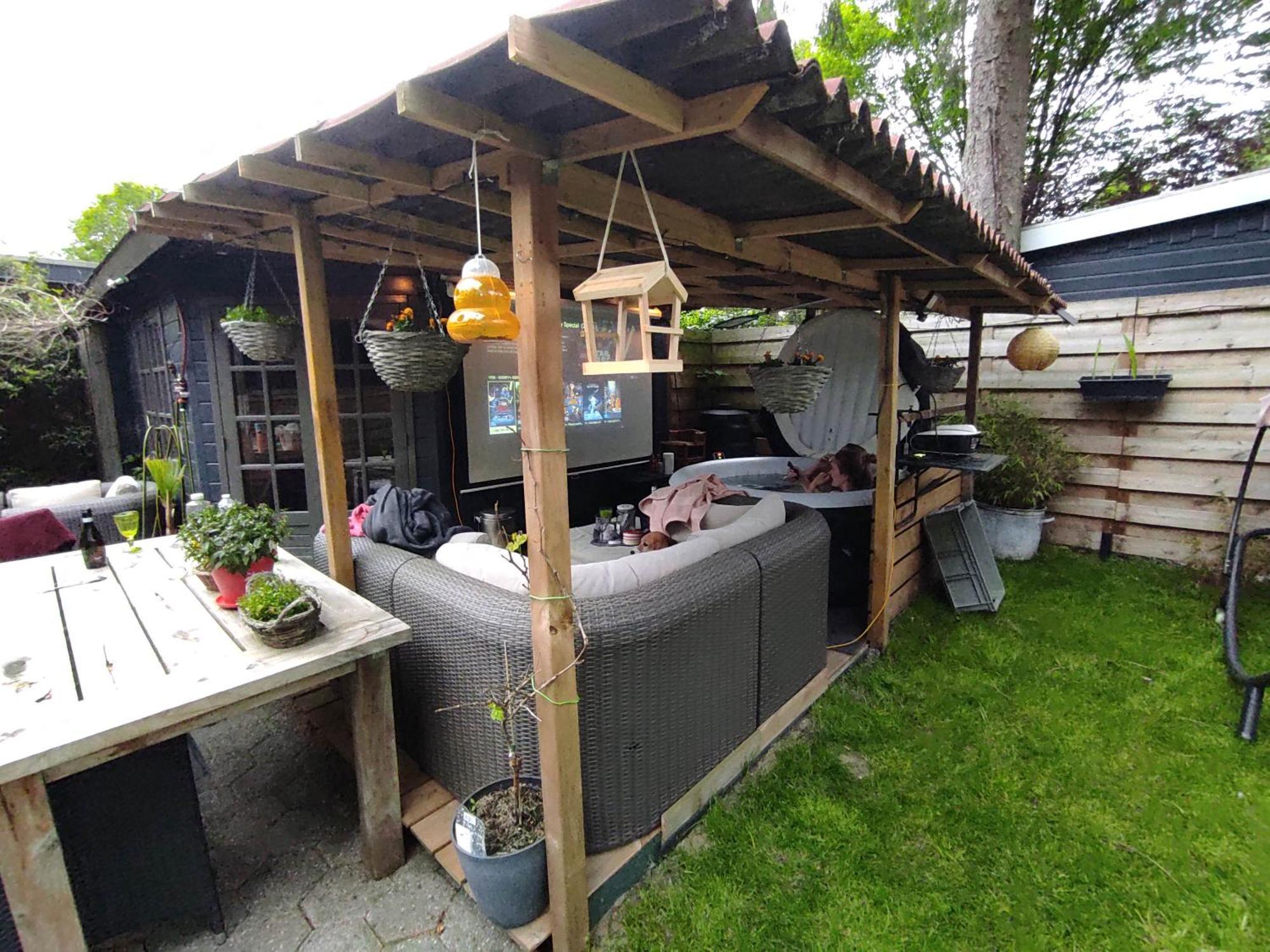 "Tempat Senang" Chalet On The Beautiful Veluwe With Airco Sauna Bbq Jacuzzi Beamer And Dog Putten Eksteriør billede