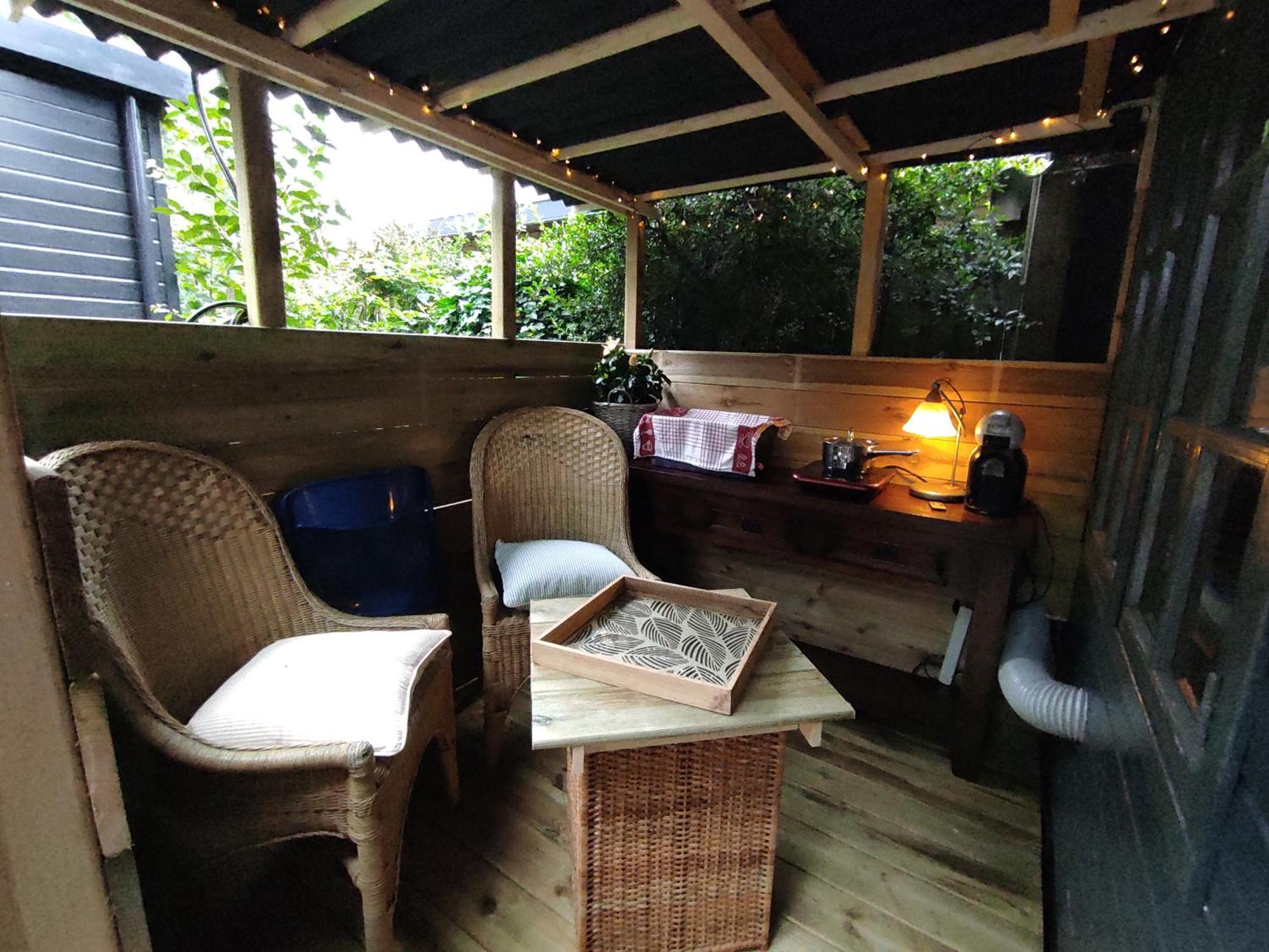 "Tempat Senang" Chalet On The Beautiful Veluwe With Airco Sauna Bbq Jacuzzi Beamer And Dog Putten Eksteriør billede
